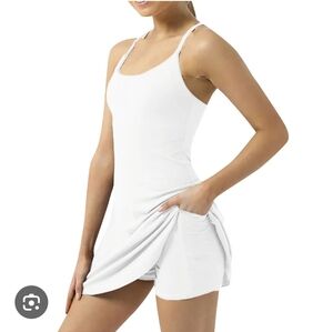 Old Navy White Athletic Rampar